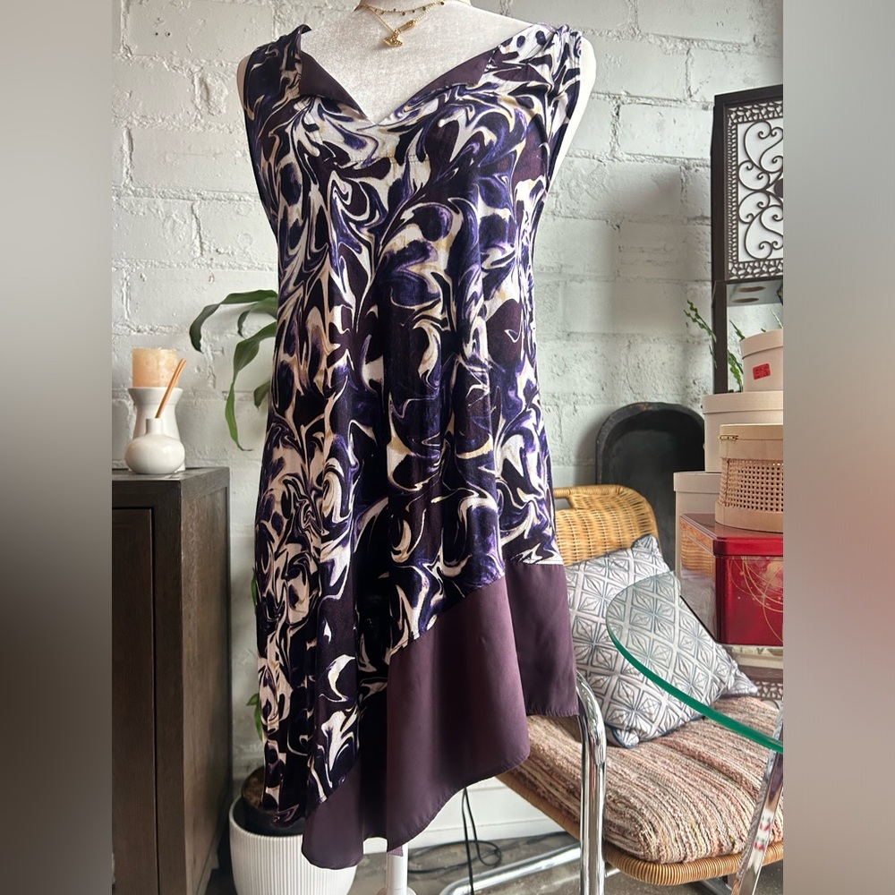Simply Vera Asymmetrical Dress - Picture 2 of 7